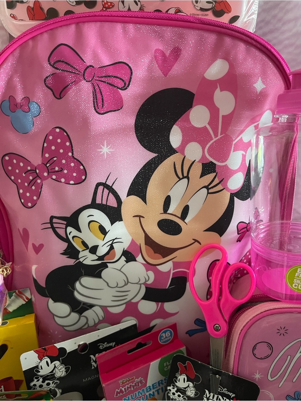 Disney Minnie Mouse Pink School Set with Backpack, Lunchbox & Accessories - Picture 2 of 10